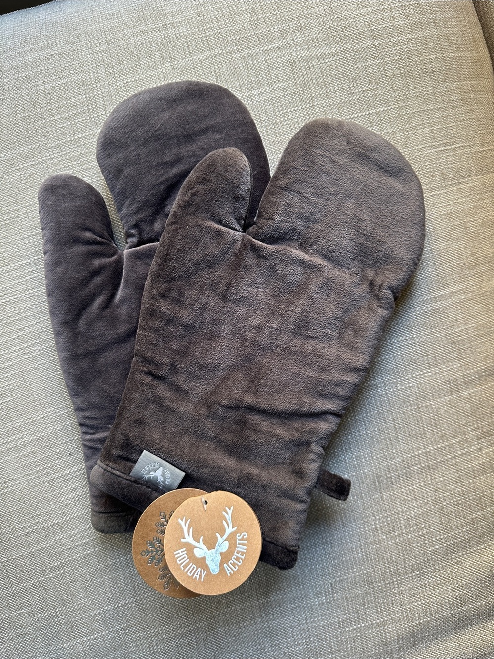 Holiday Accidents Luxury Velvet Oven Mitts *NWT